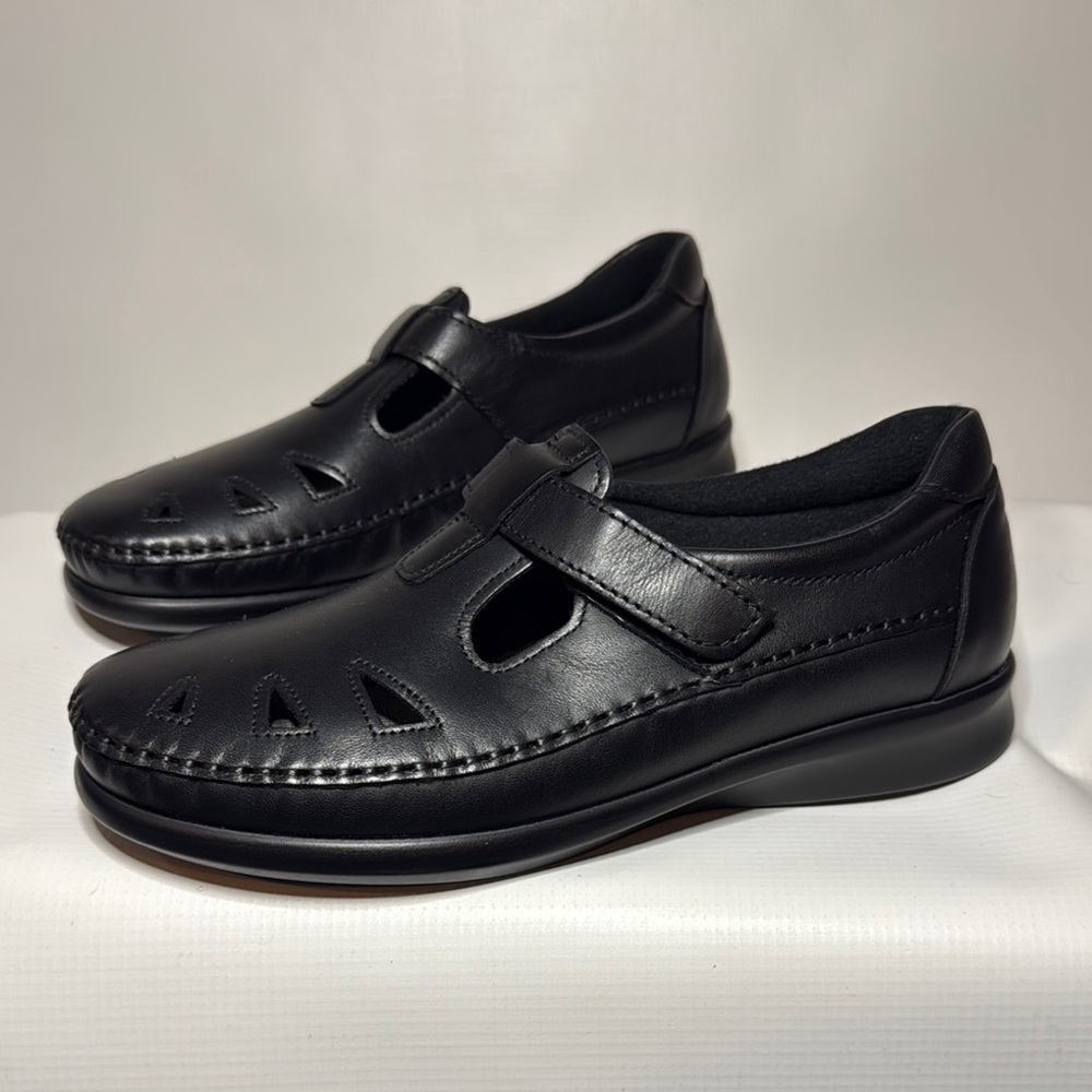 SAS “Roamer” Black Leather Cutout Loafers